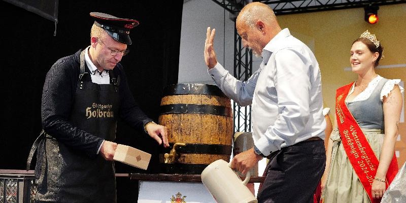 250627_Stadtjubiläum_Festzelt_Fassanstich 019.jpg