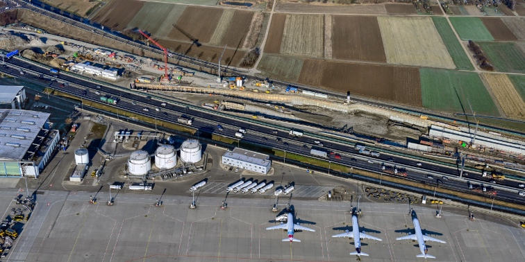 Flughafen Stuttgartt, A8 und S21-Flughafentunnel-Baustelle