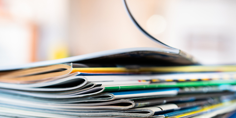 Ein Stapel von Informationsbroschüren