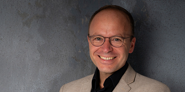 Porträt des lächelnden Oberbürgermeisters Otto Ruppaner