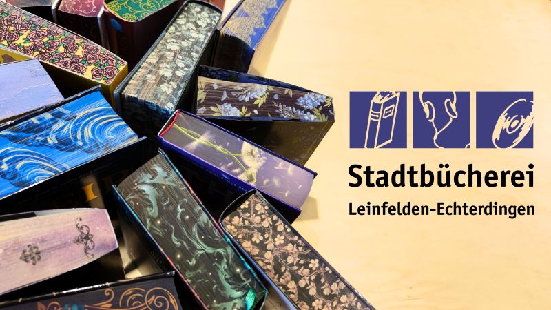 Bücherregal Regenbogenfarben