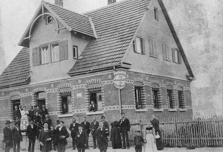 Eröffnung der „Restauration zur schönen Aussicht“ im Jahr 1900 Eröffnung der „Restauration zur schönen Aussicht“ im Jahr 1900