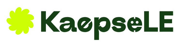 Ein grünes, blütenförmiges Symbol steht links neben dem Schriftzug „KaøpseLE“ in verspielter Typografie.
