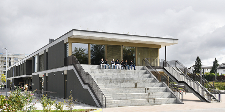 Das neue Jugendkulturzentrum AREAL Außenaufnahme eines Neubau eines Jugendhauses