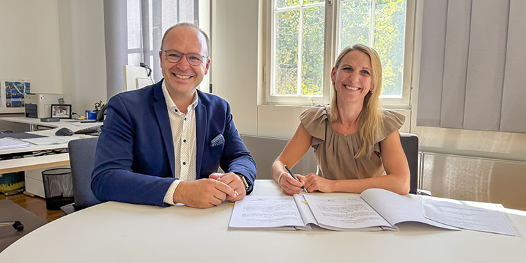 Oberbürgermeister Ruppaner bei Vertragsunterzeichnung