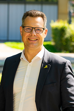 Portaitfoto des Bürgermeisters Dr. Carl-Gustav Kalbfell
