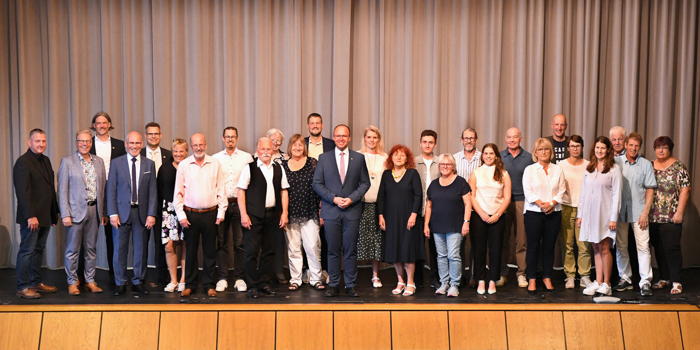 Gemeinderat Gruppenbild des neuen Gemeinderats
